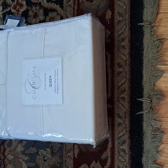 Charisma White Sheet Set Luxurious Bedding - Picture 5 of 5